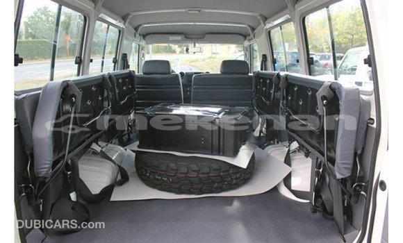 Buy Import Toyota Land Cruiser White Car in Import - Dubai in Aragatsotn Buy Import Toyota Land Cruiser White Car in Import - Dubai in Aragatsotn