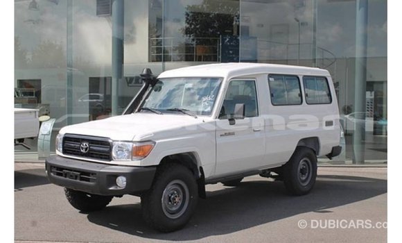 Buy Import Toyota Land Cruiser White Car in Import - Dubai in Aragatsotn Buy Import Toyota Land Cruiser White Car in Import - Dubai in Aragatsotn