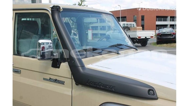 Big with watermark toyota land cruiser aragatsotn import dubai 2775