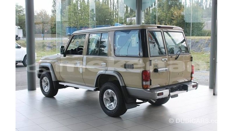 Big with watermark toyota land cruiser aragatsotn import dubai 2775