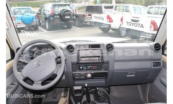 Buy Import Toyota Land Cruiser Beige Car in Import - Dubai in Aragatsotn Buy Import Toyota Land Cruiser Beige Car in Import - Dubai in Aragatsotn