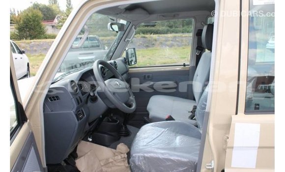 Buy Import Toyota Land Cruiser Beige Car in Import - Dubai in Aragatsotn Buy Import Toyota Land Cruiser Beige Car in Import - Dubai in Aragatsotn