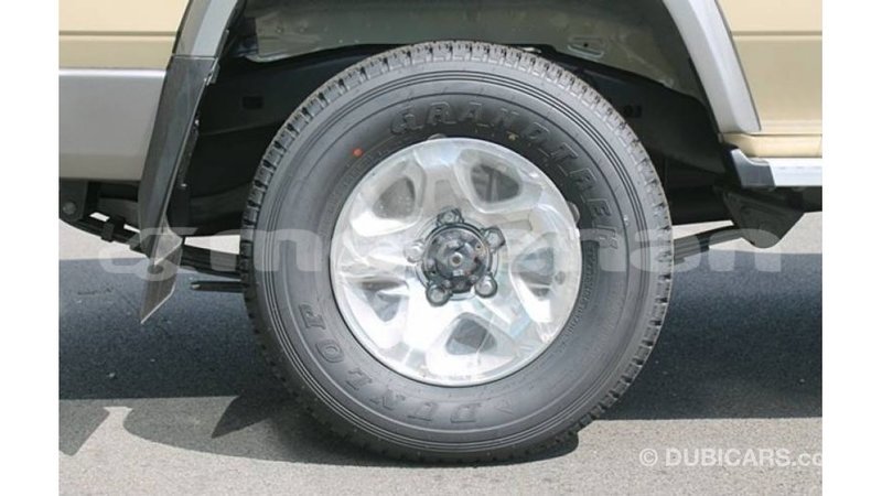 Big with watermark toyota land cruiser aragatsotn import dubai 2775