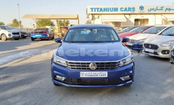 Buy Import Volkswagen Passat Blue Car in Import - Dubai in Aragatsotn