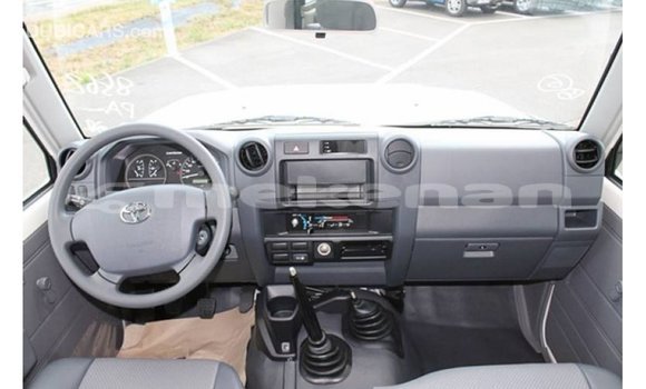 Buy Import Toyota Land Cruiser White Car in Import - Dubai in Aragatsotn Buy Import Toyota Land Cruiser White Car in Import - Dubai in Aragatsotn