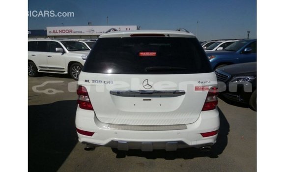Buy Import Mercedes-Benz 190 White Car in Import - Dubai in Aragatsotn Buy Import Mercedes-Benz 190 White Car in Import - Dubai in Aragatsotn