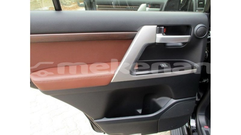 Big with watermark toyota land cruiser aragatsotn import dubai 2797