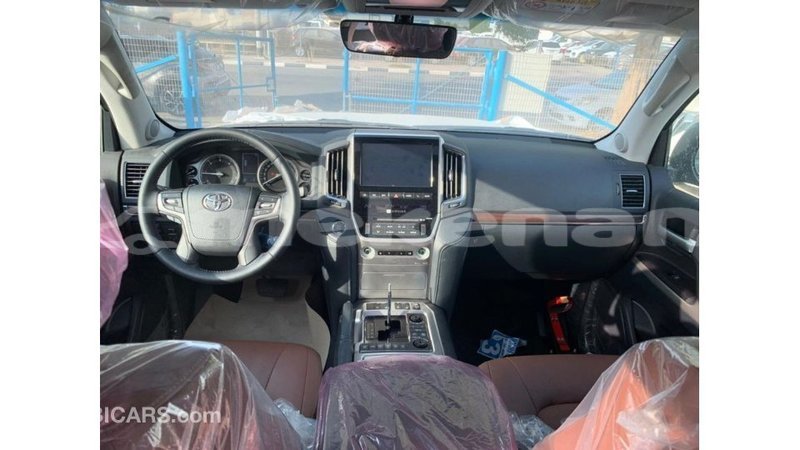 Big with watermark toyota land cruiser aragatsotn import dubai 2797