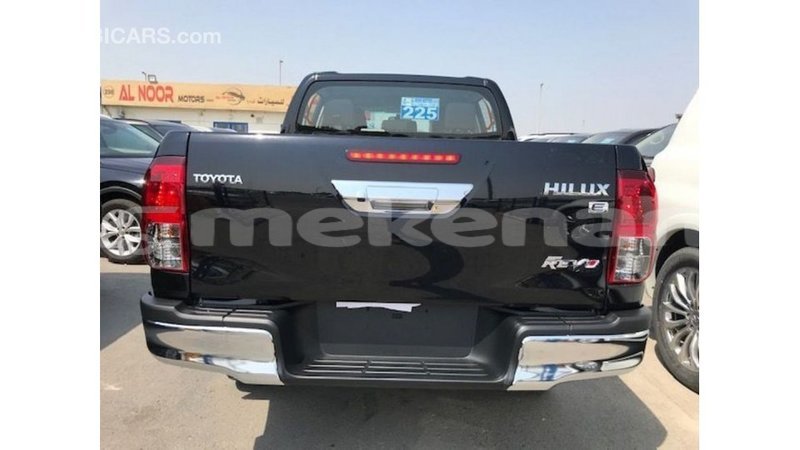 Big with watermark toyota hilux aragatsotn import dubai 2799