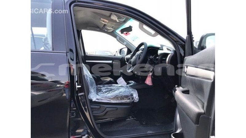 Big with watermark toyota hilux aragatsotn import dubai 2799