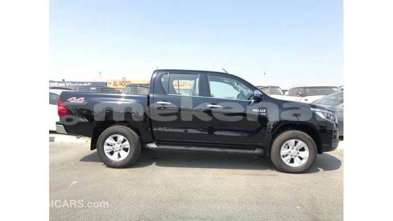 Big with watermark toyota hilux aragatsotn import dubai 2799