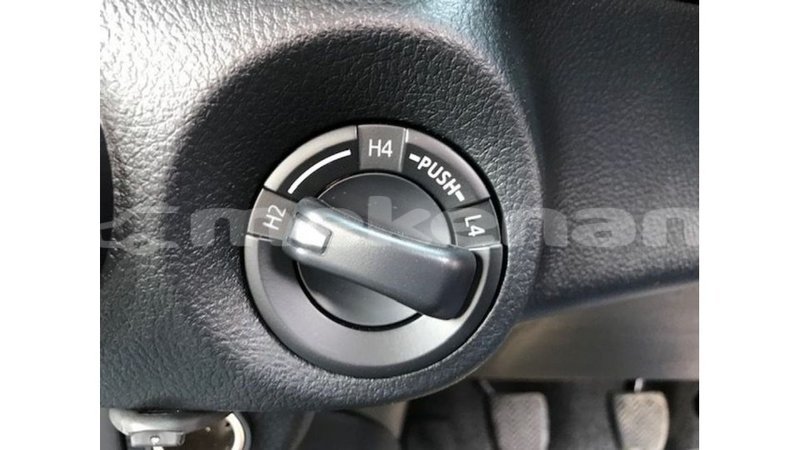 Big with watermark toyota hilux aragatsotn import dubai 2799