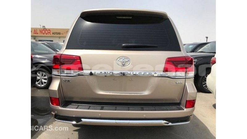 Big with watermark toyota land cruiser aragatsotn import dubai 2803