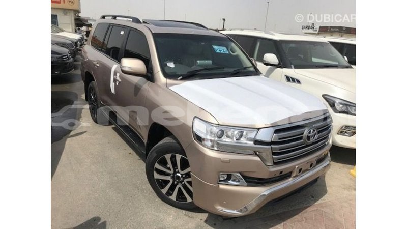 Big with watermark toyota land cruiser aragatsotn import dubai 2803