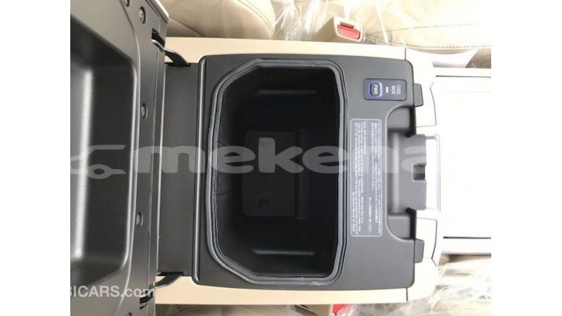 Big with watermark toyota land cruiser aragatsotn import dubai 2803