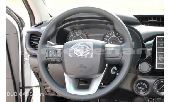 Buy Import Toyota Hilux White Car in Import - Dubai in Aragatsotn Buy Import Toyota Hilux White Car in Import - Dubai in Aragatsotn