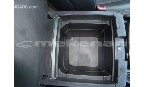 Buy Import Toyota Land Cruiser White Car in Import - Dubai in Aragatsotn Buy Import Toyota Land Cruiser White Car in Import - Dubai in Aragatsotn