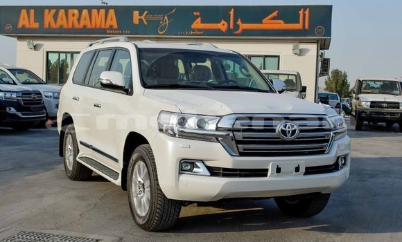 Buy Import Toyota Land Cruiser White Car in Import - Dubai in Aragatsotn Buy Import Toyota Land Cruiser White Car in Import - Dubai in Aragatsotn