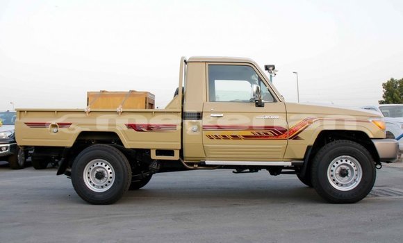 Buy Import Toyota Land Cruiser Beige Car in Import - Dubai in Aragatsotn Buy Import Toyota Land Cruiser Beige Car in Import - Dubai in Aragatsotn