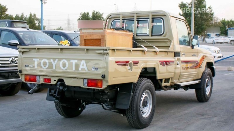 Big with watermark toyota land cruiser aragatsotn import dubai 2823