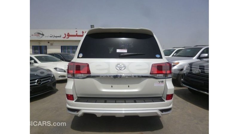 Big with watermark toyota land cruiser aragatsotn import dubai 2830