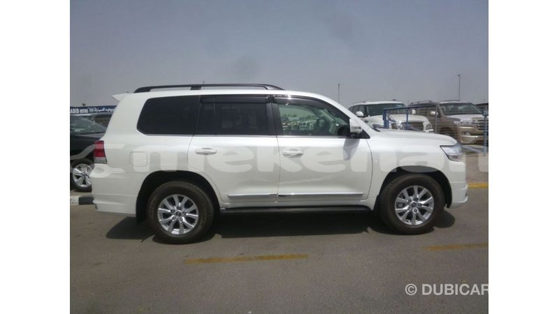 Big with watermark toyota land cruiser aragatsotn import dubai 2830