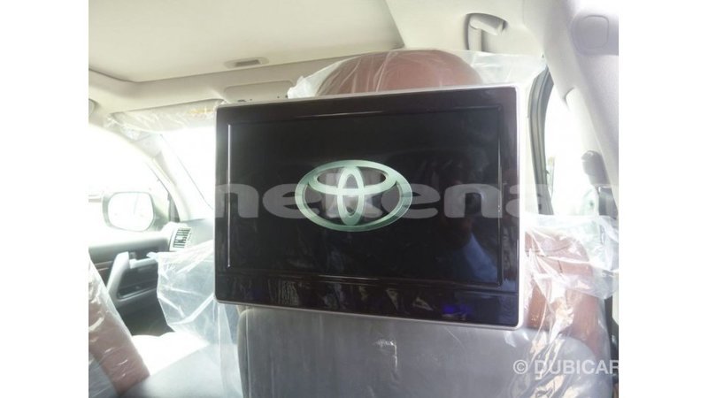 Big with watermark toyota land cruiser aragatsotn import dubai 2830