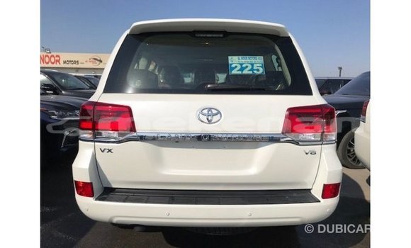 Buy Import Toyota Land Cruiser White Car in Import - Dubai in Aragatsotn Buy Import Toyota Land Cruiser White Car in Import - Dubai in Aragatsotn
