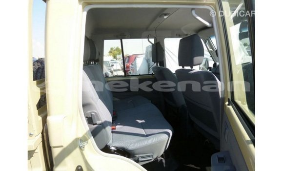 Buy Import Toyota Land Cruiser Beige Car in Import - Dubai in Aragatsotn Buy Import Toyota Land Cruiser Beige Car in Import - Dubai in Aragatsotn