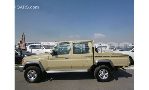 Buy Import Toyota Land Cruiser Beige Car in Import - Dubai in Aragatsotn Buy Import Toyota Land Cruiser Beige Car in Import - Dubai in Aragatsotn