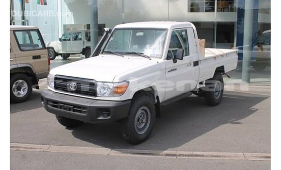 Buy Import Toyota Land Cruiser White Car in Import - Dubai in Aragatsotn Buy Import Toyota Land Cruiser White Car in Import - Dubai in Aragatsotn