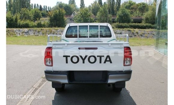 Buy Import Toyota Hilux White Car in Import - Dubai in Aragatsotn Buy Import Toyota Hilux White Car in Import - Dubai in Aragatsotn