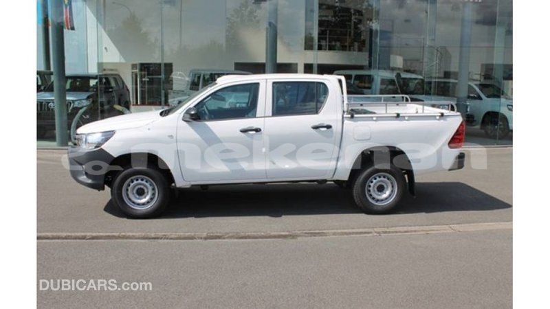 Big with watermark toyota hilux aragatsotn import dubai 2839