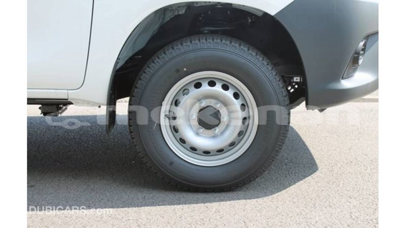 Big with watermark toyota hilux aragatsotn import dubai 2839