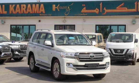 Buy Import Toyota Land Cruiser White Car in Import - Dubai in Aragatsotn Buy Import Toyota Land Cruiser White Car in Import - Dubai in Aragatsotn