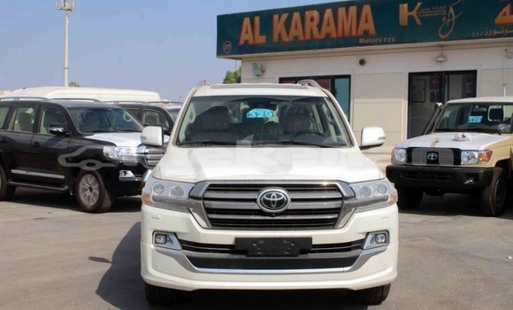 Buy Import Toyota Land Cruiser White Car in Import - Dubai in Aragatsotn Buy Import Toyota Land Cruiser White Car in Import - Dubai in Aragatsotn
