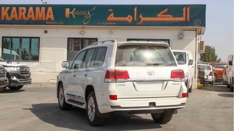 Big with watermark toyota land cruiser aragatsotn import dubai 2846