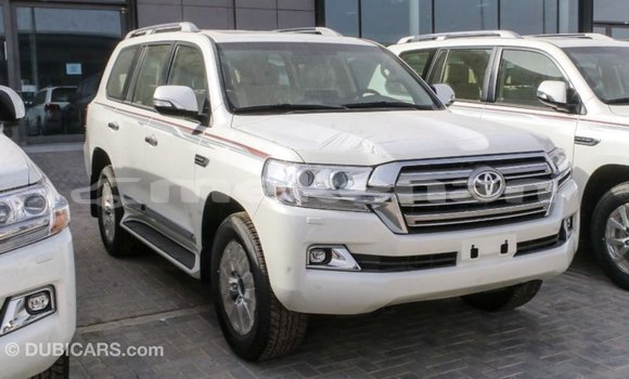 Buy Import Toyota Land Cruiser White Car in Import - Dubai in Aragatsotn Buy Import Toyota Land Cruiser White Car in Import - Dubai in Aragatsotn