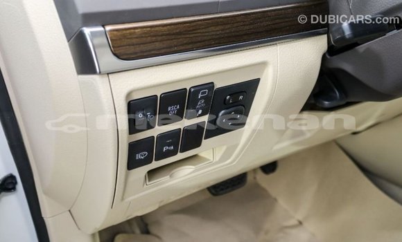 Buy Import Toyota Land Cruiser White Car in Import - Dubai in Aragatsotn Buy Import Toyota Land Cruiser White Car in Import - Dubai in Aragatsotn