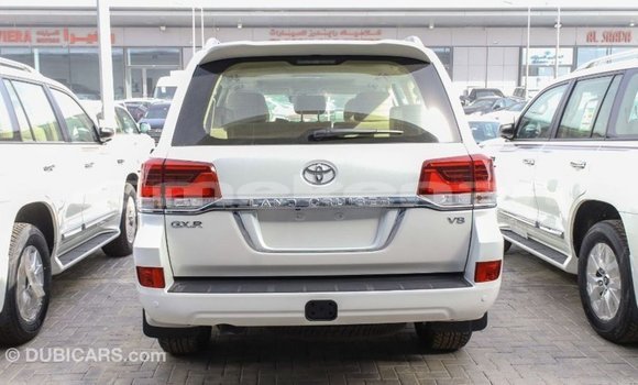 Buy Import Toyota Land Cruiser White Car in Import - Dubai in Aragatsotn Buy Import Toyota Land Cruiser White Car in Import - Dubai in Aragatsotn