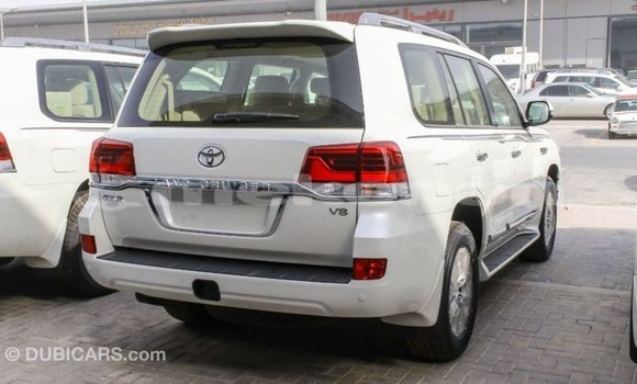 Buy Import Toyota Land Cruiser White Car in Import - Dubai in Aragatsotn Buy Import Toyota Land Cruiser White Car in Import - Dubai in Aragatsotn
