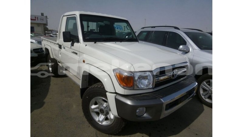 Big with watermark toyota land cruiser aragatsotn import dubai 2859