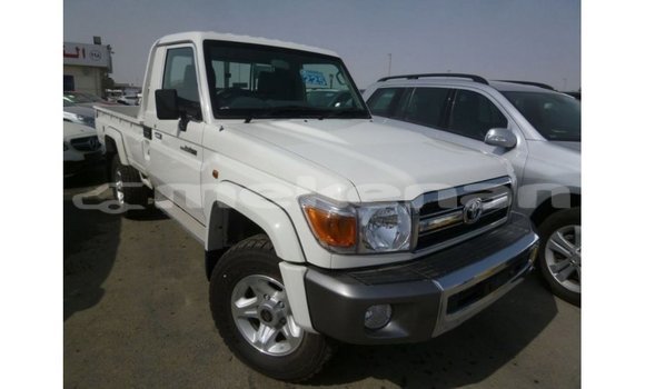 Buy Import Toyota Land Cruiser White Car in Import - Dubai in Aragatsotn Buy Import Toyota Land Cruiser White Car in Import - Dubai in Aragatsotn