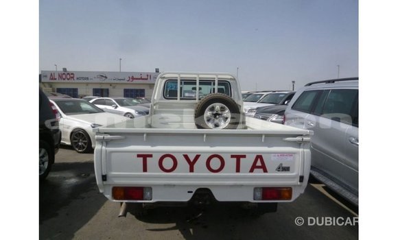 Buy Import Toyota Land Cruiser White Car in Import - Dubai in Aragatsotn Buy Import Toyota Land Cruiser White Car in Import - Dubai in Aragatsotn