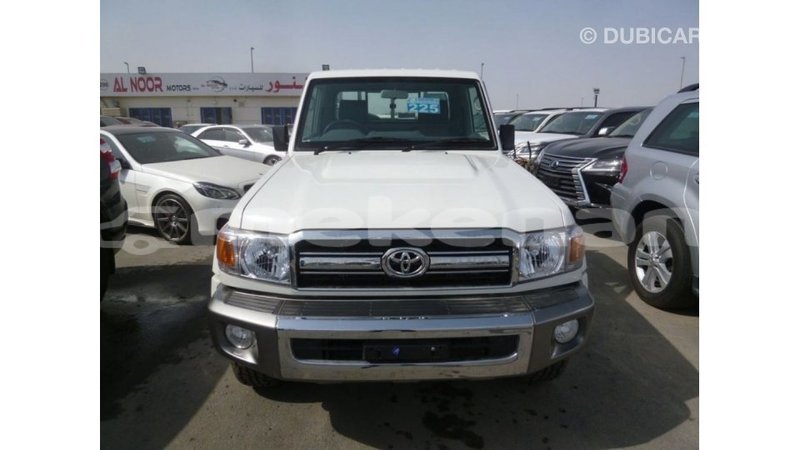 Big with watermark toyota land cruiser aragatsotn import dubai 2859