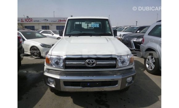 Buy Import Toyota Land Cruiser White Car in Import - Dubai in Aragatsotn Buy Import Toyota Land Cruiser White Car in Import - Dubai in Aragatsotn
