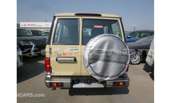 Buy Import Toyota Land Cruiser Beige Car in Import - Dubai in Aragatsotn Buy Import Toyota Land Cruiser Beige Car in Import - Dubai in Aragatsotn