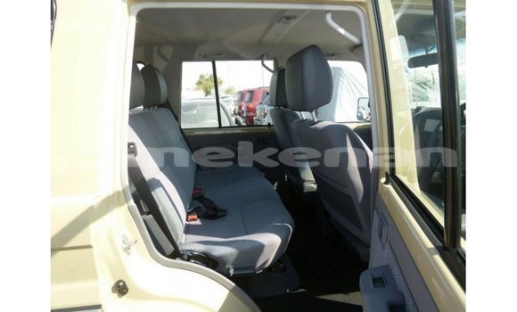 Buy Import Toyota Land Cruiser Beige Car in Import - Dubai in Aragatsotn Buy Import Toyota Land Cruiser Beige Car in Import - Dubai in Aragatsotn
