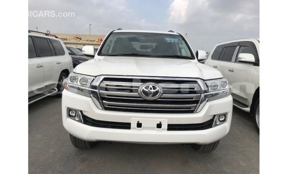 Buy Import Toyota Land Cruiser White Car in Import - Dubai in Aragatsotn Buy Import Toyota Land Cruiser White Car in Import - Dubai in Aragatsotn