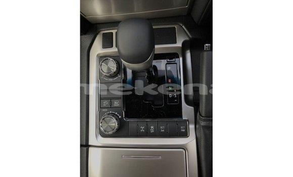 Buy Import Toyota Land Cruiser White Car in Import - Dubai in Aragatsotn Buy Import Toyota Land Cruiser White Car in Import - Dubai in Aragatsotn